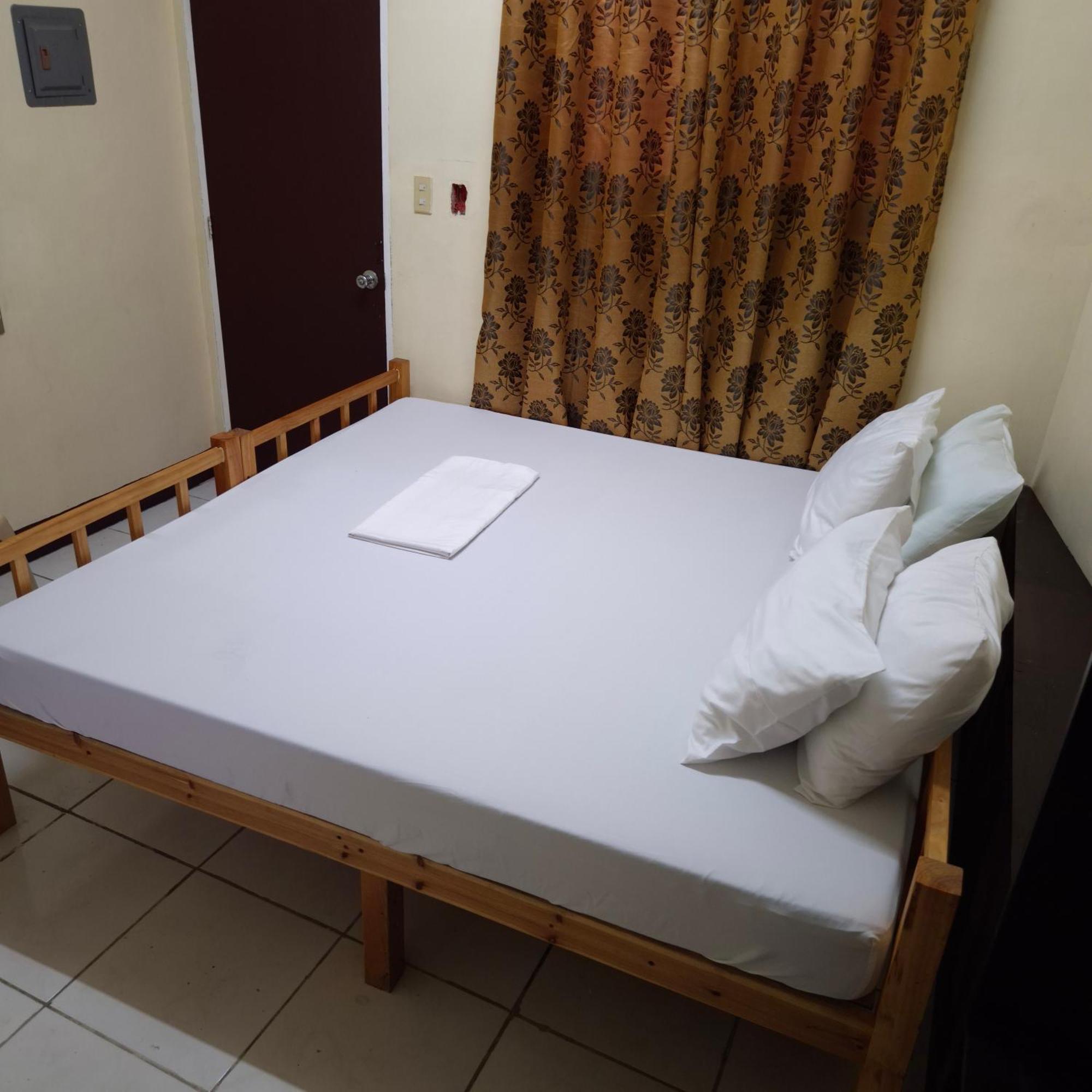 Cool Martin Family Hotel And Resort Bacoor Екстер'єр фото