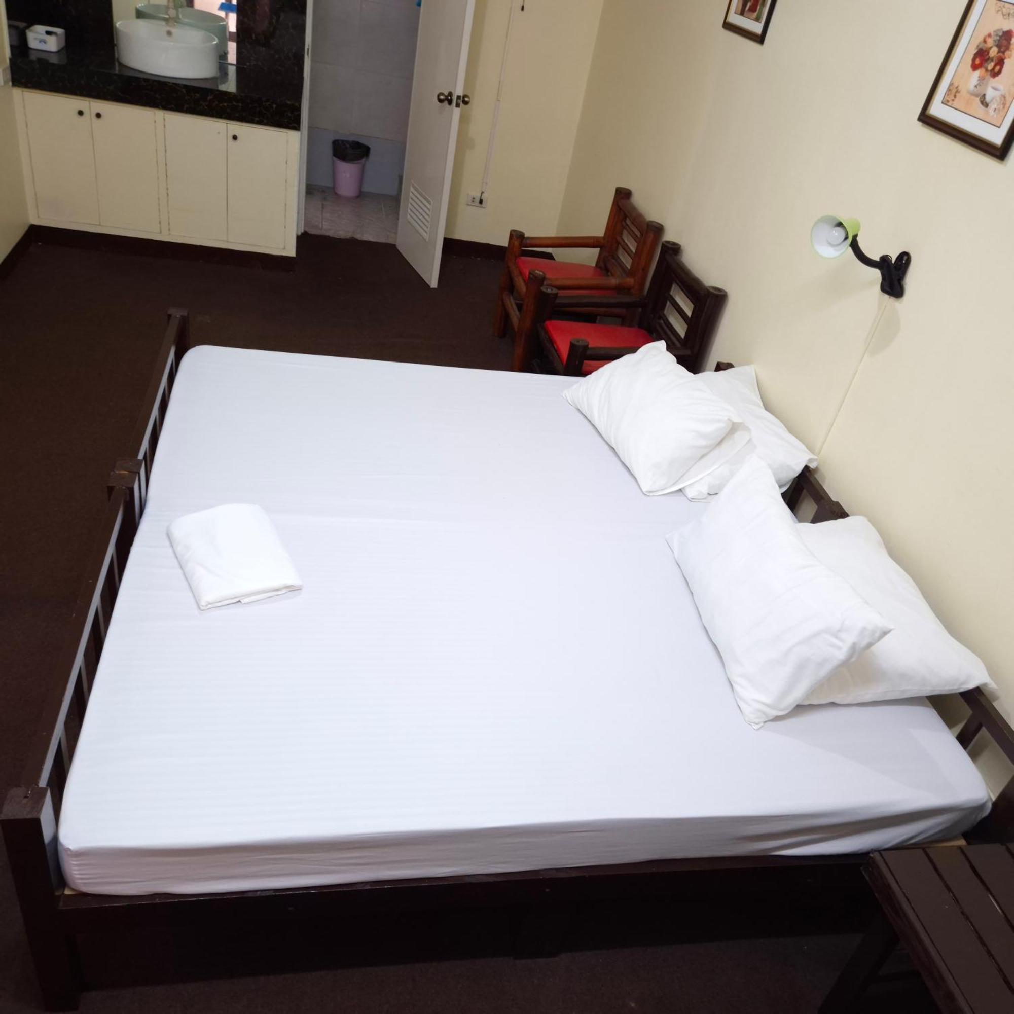 Cool Martin Family Hotel And Resort Bacoor Екстер'єр фото