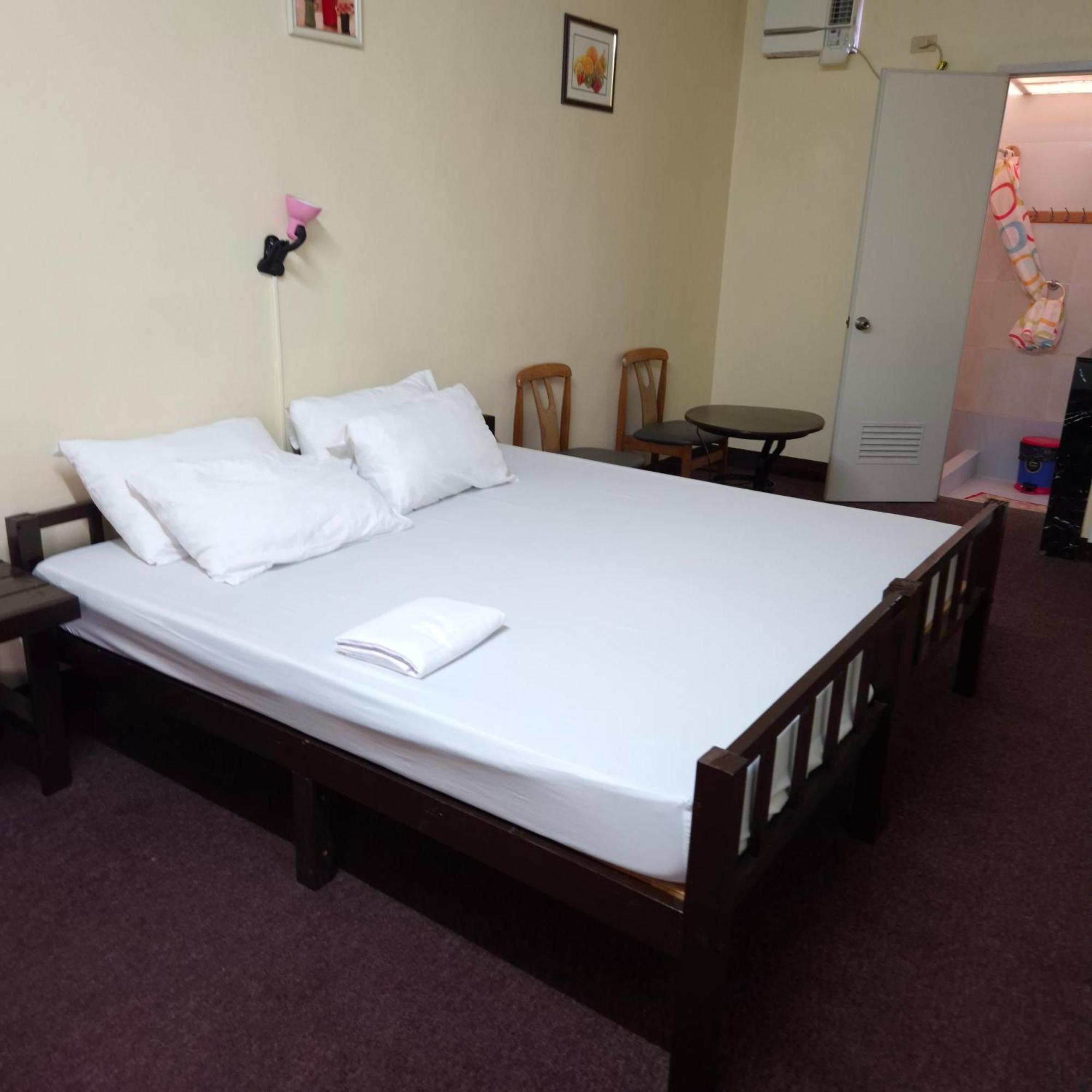 Cool Martin Family Hotel And Resort Bacoor Екстер'єр фото