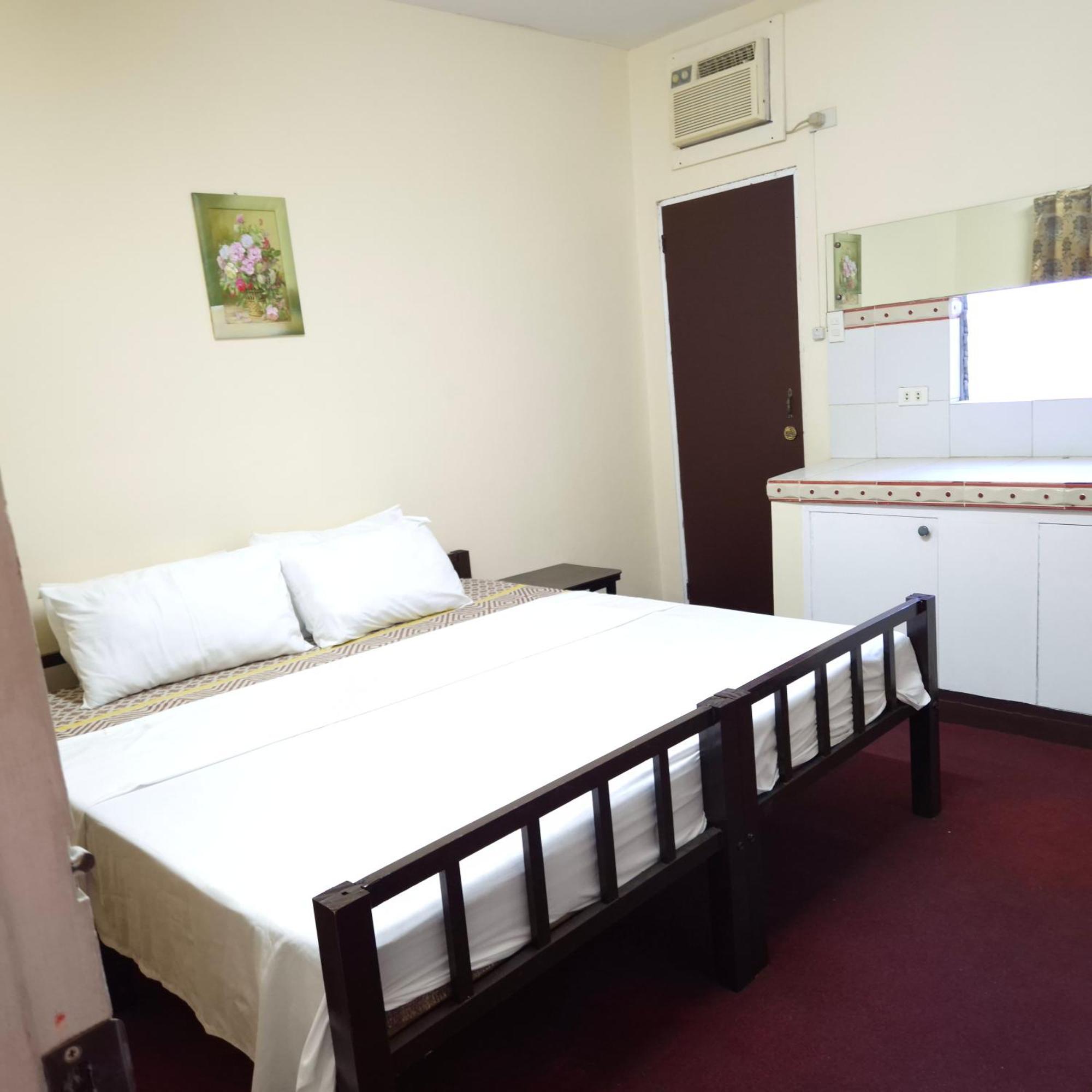 Cool Martin Family Hotel And Resort Bacoor Екстер'єр фото